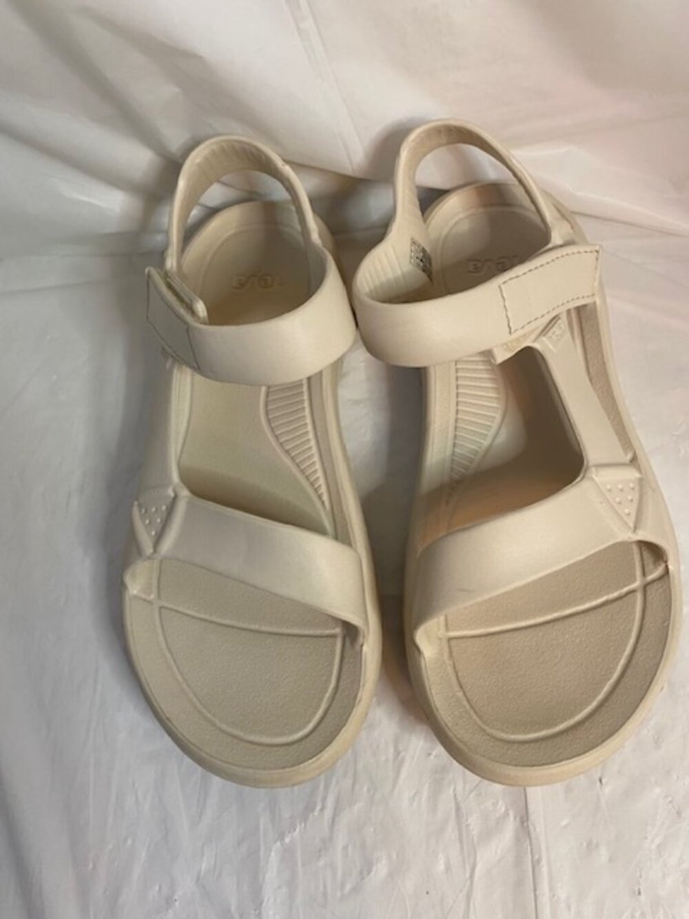 Teva Hurricane Drift Sandals in Birch Women’s Size 9
